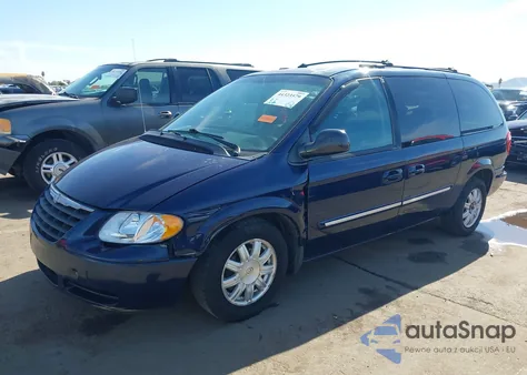 2005 Chrysler Town & Country Touring from USA, damaged, VIN 2C4GP54L45R252326